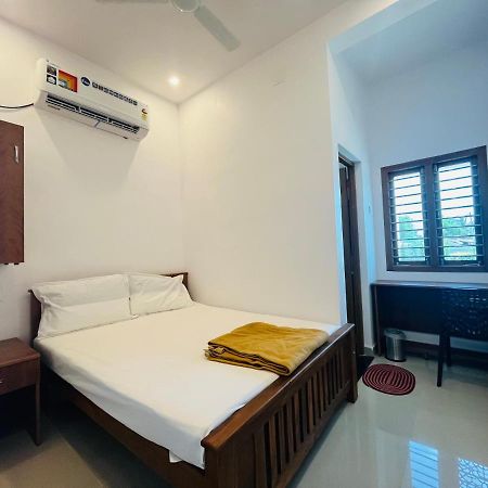 Hotel Sri Balaji Lodging Tiruchchendūr Esterno foto