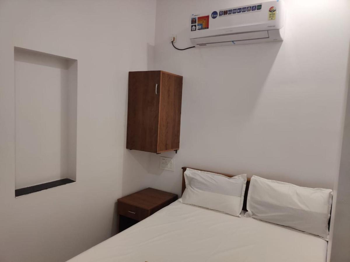 Hotel Sri Balaji Lodging Tiruchchendūr Esterno foto