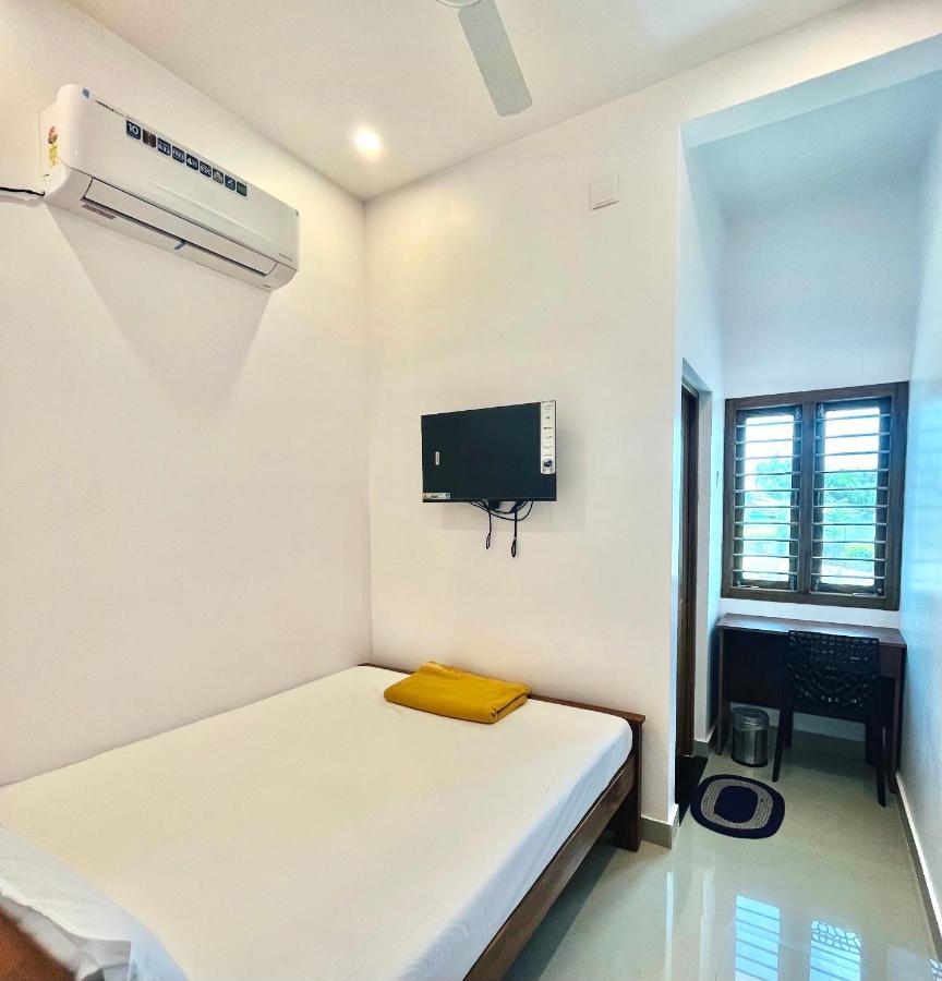 Hotel Sri Balaji Lodging Tiruchchendūr Esterno foto